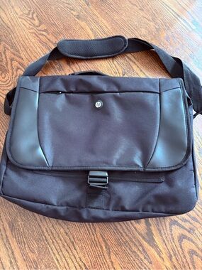 NWOT HP Black Laptop Messenger Bag with Padded Strap